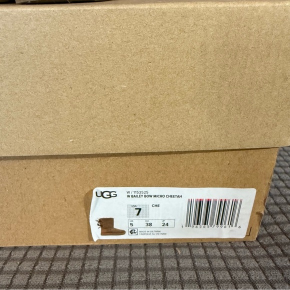 Ugg Australia Women's Bailey Bow Micro Cheetah Boots Size 7 Winter - Picture 13 of 16